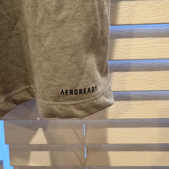 Adidas Men's Beige T-Shirt with Black Logo - Picture 3 of 6